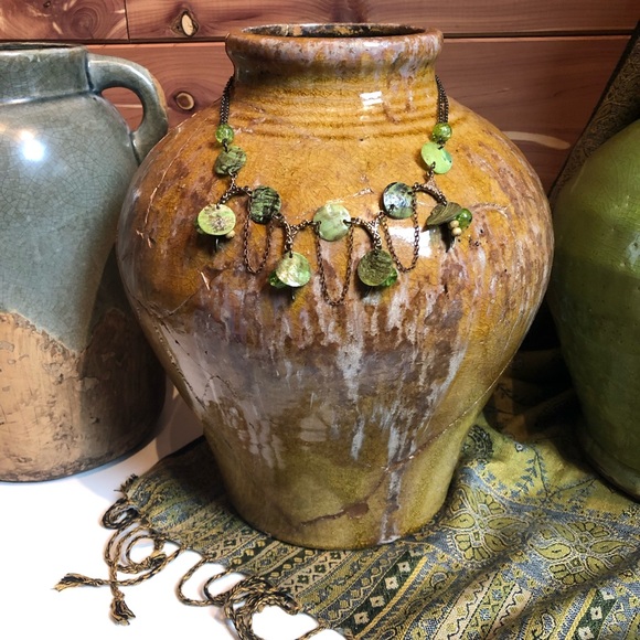 Green Shell Necklace - Picture 6 of 12